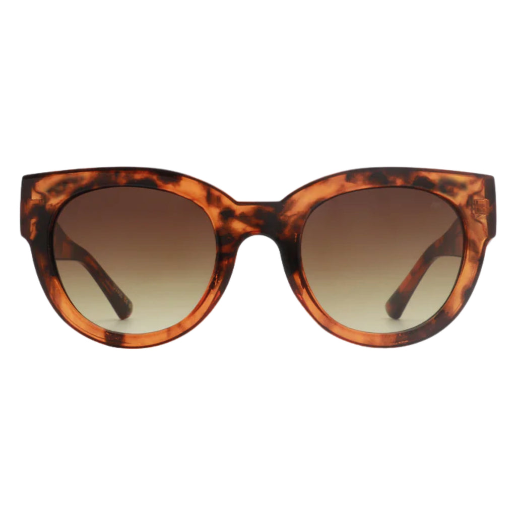 Oversized sunglasses with tortoise frame. A.KJAERBEDE Lilly Havana Sunglasses - Jo And Co A.KJAERBEDE Lilly Havana Sunglasses - A.KJAERBEDE