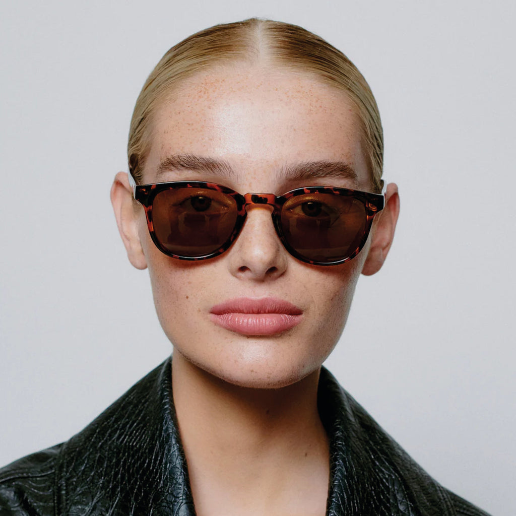 Demi tortoise sunglasses with large frame.
A.KJAERBEDE Bate Demi Tortoise Sunglasses - Jo And Co A.KJAERBEDE Bate Demi Tortoise Sunglasses - A.KJAERBEDE