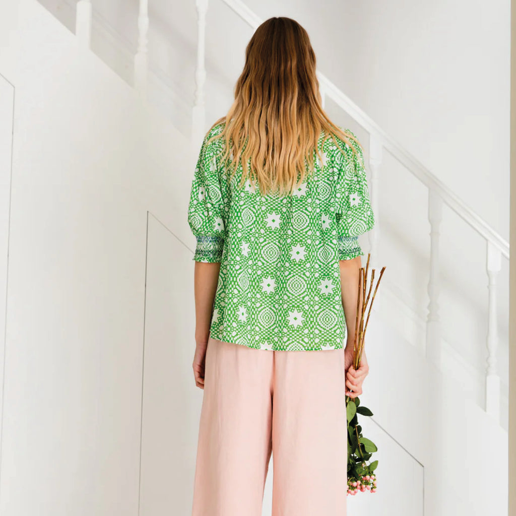 Hand block-printed green cotton voile shirt, with frill collar, half placket opening with buttons and elbow length sleeves.
Bonté Apple Green Loane Shirt - Jo And Co Bonté Apple Green Loane Shirt - Bonté