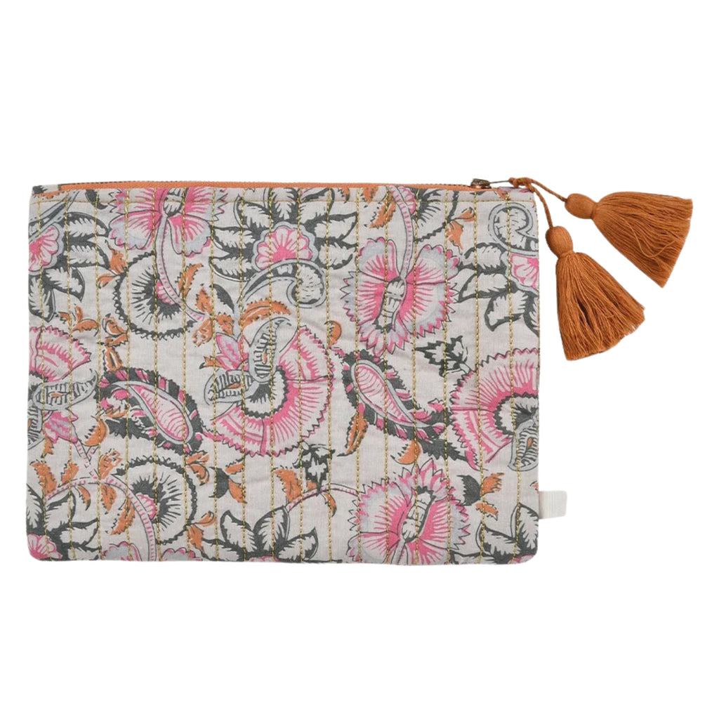 Quilted zipped pouch with Indian-inspired floral block-print design and handmade copper tassels.
Louise Misha Cream Dolce Flowers Domina Pouch - Jo And Co Louise Misha Cream Dolce Flowers Domina Pouch - Louise Misha