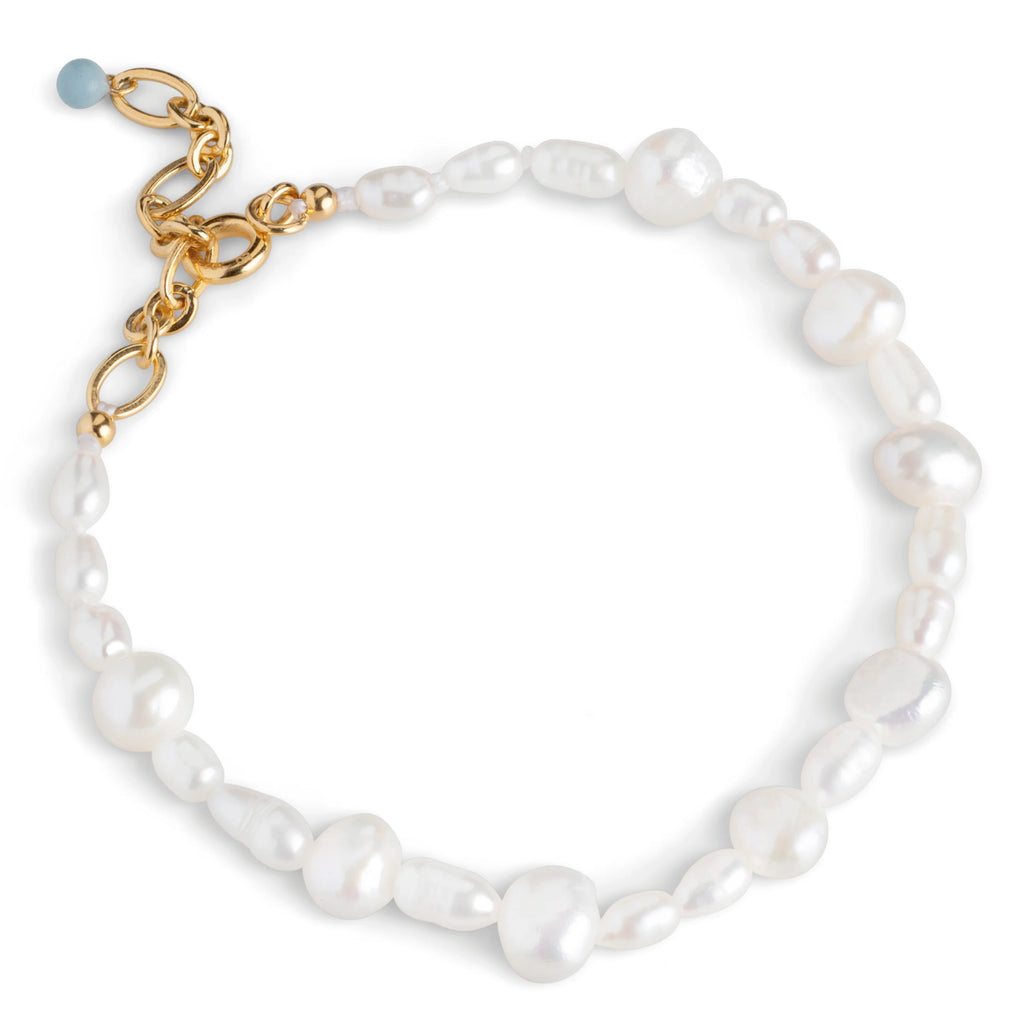 Enamel Copenhagen Pearlie Gold Bracelet with freshwater pearls and 18 karat gold plating.