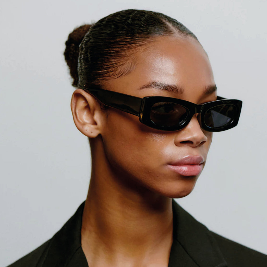 Cateye effect sunglasses with a square, upturned frame in tortoise.
A.KJAERBEDE Frida Demi Tortoise Sunglasses - Jo And Co A.KJAERBEDE Frida Demi Tortoise Sunglasses - A.KJAERBEDE