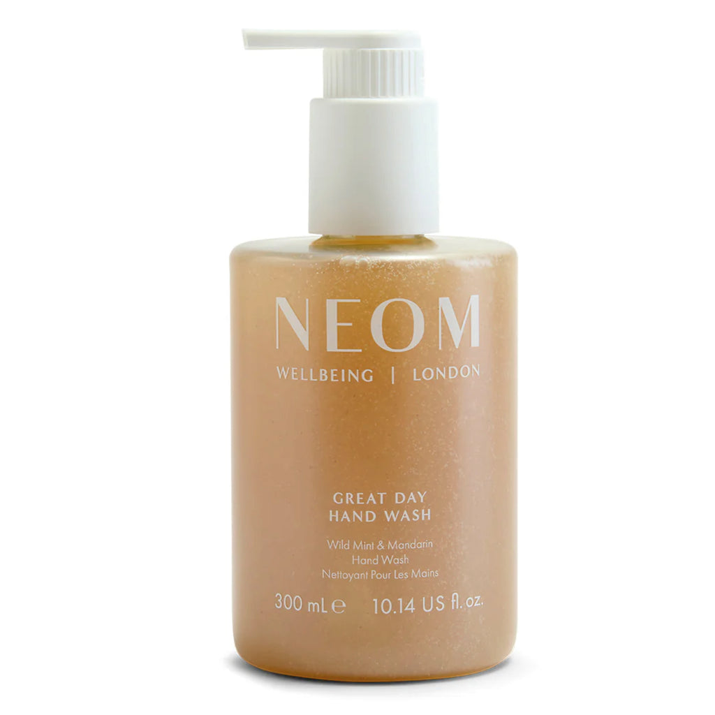 Exfoliating hand wash 300ml with 100% natural fragrances of wild mint & mandarin in a 100% recyclable bottle.
NEOM Great Day Exfoliating Hand Wash 300ml - Jo And Co NEOM Great Day Exfoliating Hand Wash 300ml - NEOM