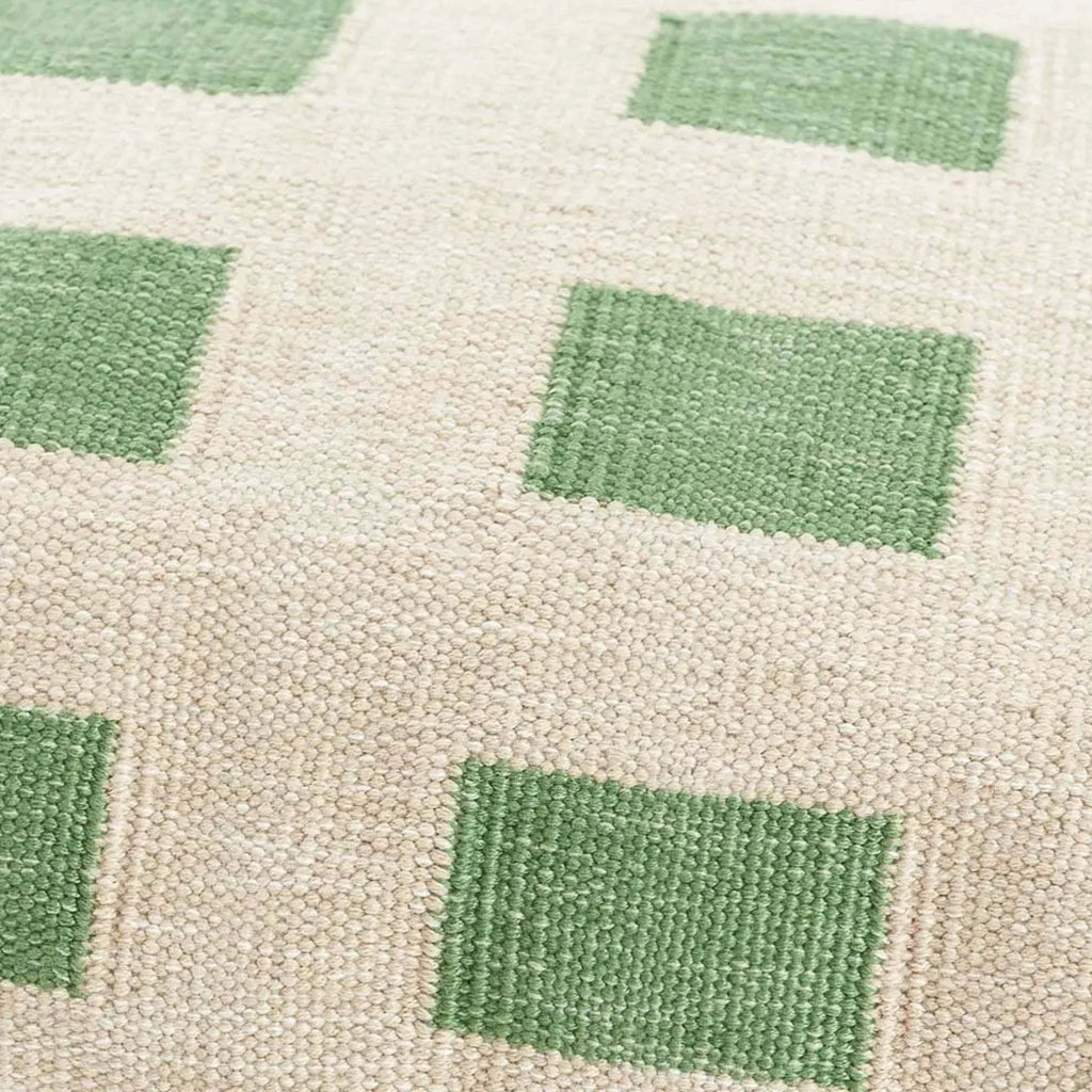 Green Faro Cushion with high-quality yarn and intricate weave, 40 x 60 cm.