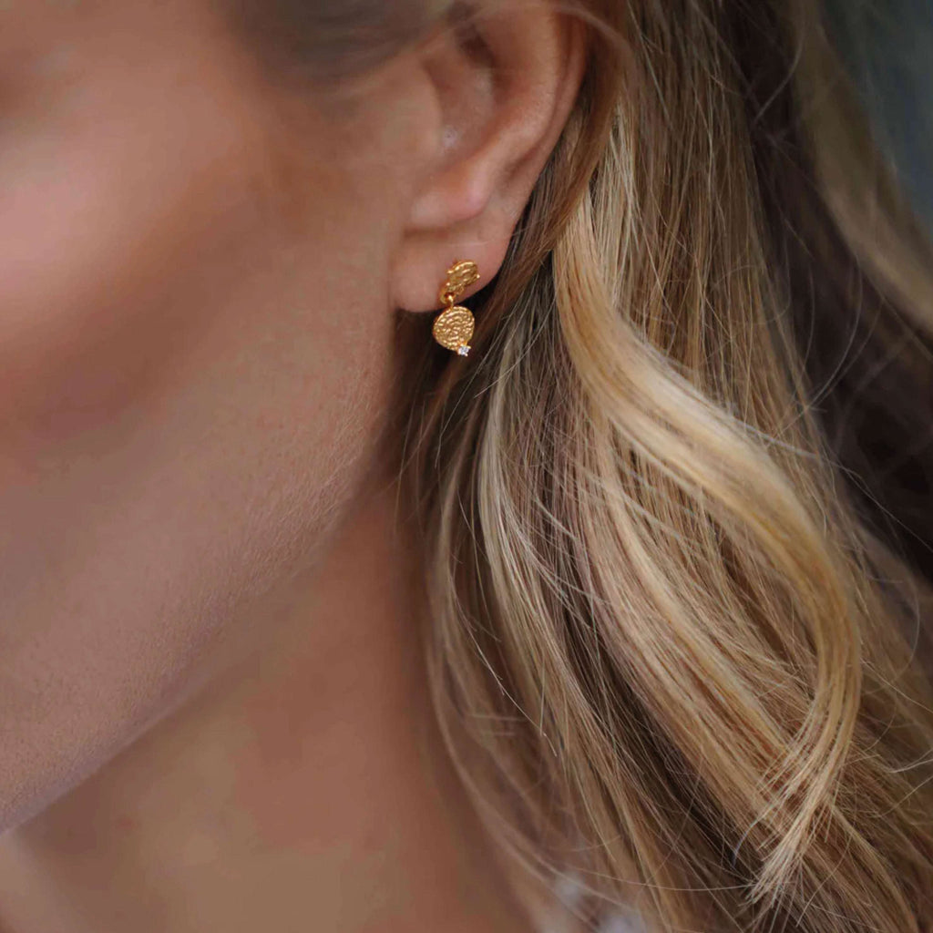 Hultquist Copenhagen Josephine Earrings in 18K gold-plated sterling silver on ear.