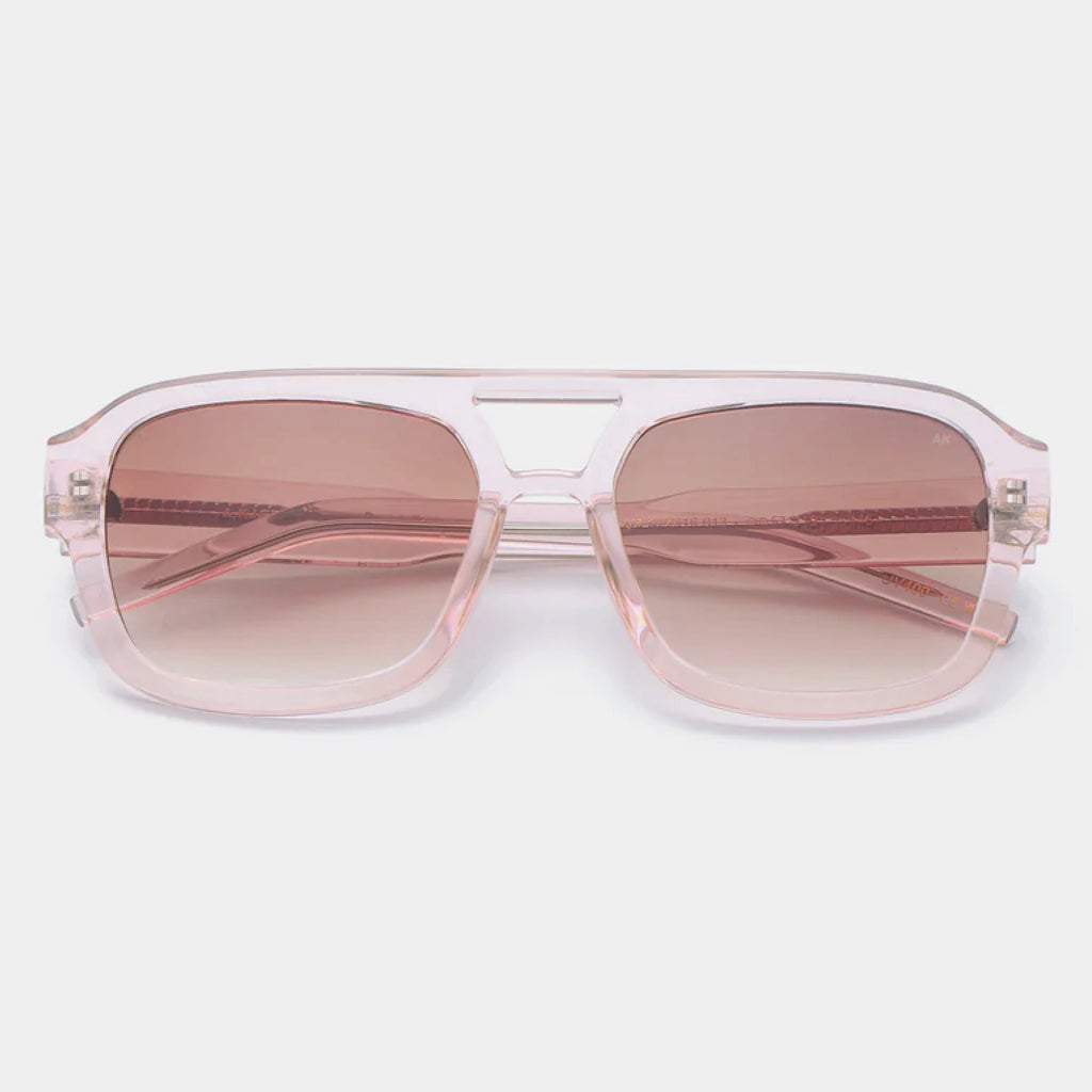 Oversized pilot pink frame sunglasses.
A.KJAERBEDE Kaya Galatic Pink Sunglasses - Jo And Co A.KJAERBEDE Kaya Galatic Pink Sunglasses - A.KJAERBEDE