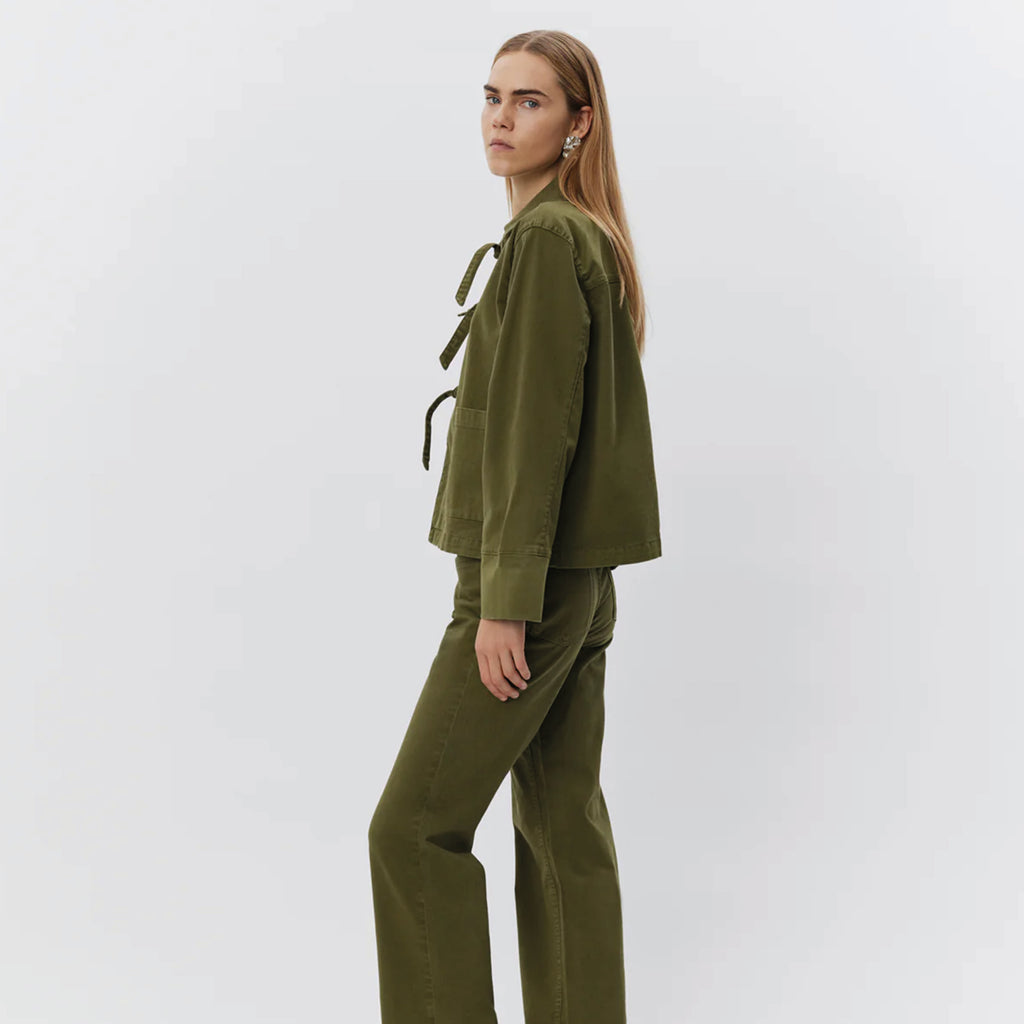 Khaki army green denim jacket with tie front closure and two large front pockets.
Sofie Schnoor Khaki Army Jacket - Jo And Co Sofie Schnoor Khaki Army Jacket - Sofie Schnoor