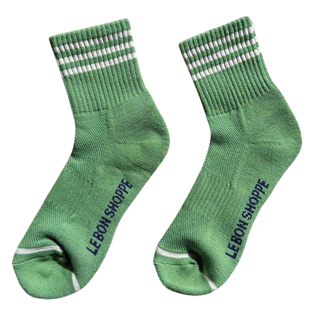 Avocado green socks with triple contrast stripe, short crew sock length and Le Bon Shoppe text on sole.
Le Bon Shoppe Avocado Girlfriend Socks - Jo And Co Le Bon Shoppe Avocado Girlfriend Socks - Le Bon Shoppe