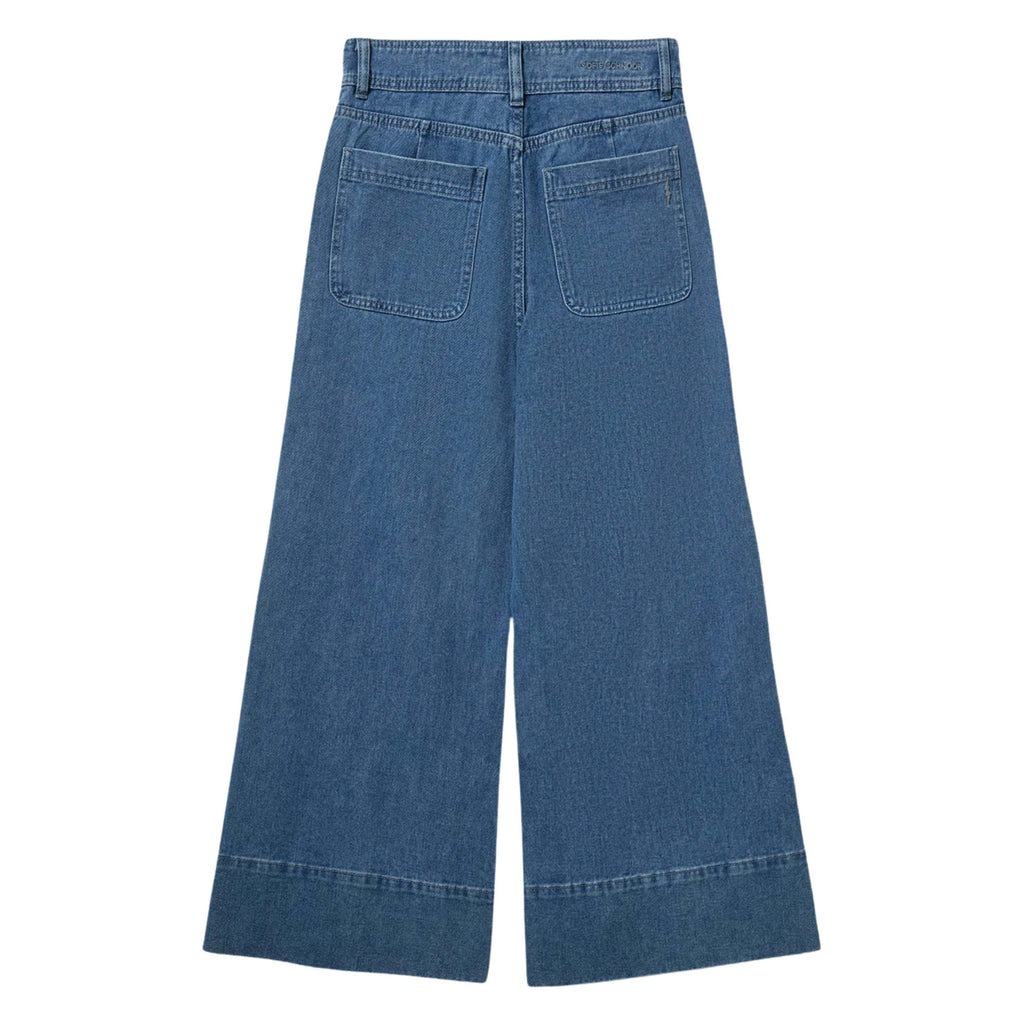 Light denim blue jeans with a wide leg with front seams and large front pockets.
Sofie Schnoor Light Denim Blue Madrid Jeans - Jo And Co Sofie Schnoor Light Denim Blue Madrid Jeans - Sofie Schnoor