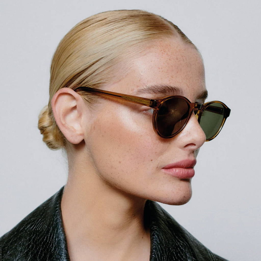 Smoke transparent frame sunglasses.
A.KJAERBEDE Marvin Smoke Transparent Sunglasses - Jo And Co A.KJAERBEDE Marvin Smoke Transparent Sunglasses - A.KJAERBEDE