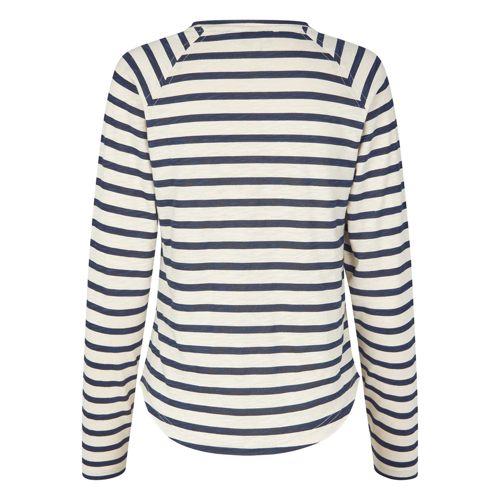 Long-sleeved T-shirt in 100% cotton with a navy blue and white striped design.
Lollys Laundry Navy Stripe Liva Long Sleeve Top - Jo And Co Lollys Laundry Navy Stripe Liva Long Sleeve Top - Lollys Laundry