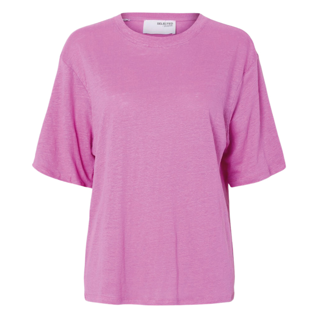 Classic crewneck t-shirt in pink with short sleeves, dropped shoulders and relaxed fit in 100% linen.
Selected Femme First Bloom Vilja Linen T-Shirt - Jo And Co Selected Femme First Bloom Vilja Linen T-Shirt - Selected Femme