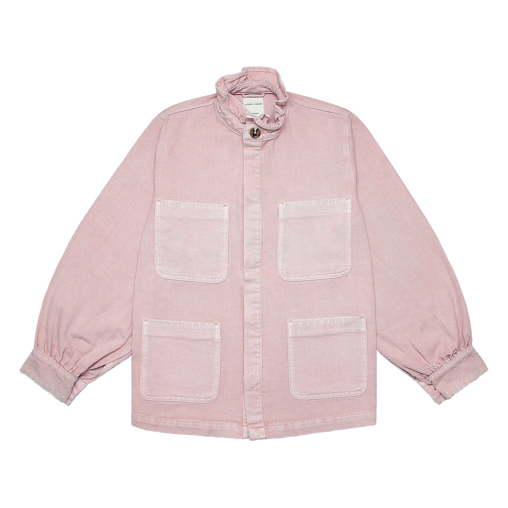 Light peony pink denim jacket with relaxed fit, balloon sleeves, patch pockets and frill collar.
Seventy + Mochi Peony Pink Pablo Jacket - Jo And Co Seventy + Mochi Peony Pink Pablo Jacket - Seventy + Mochi