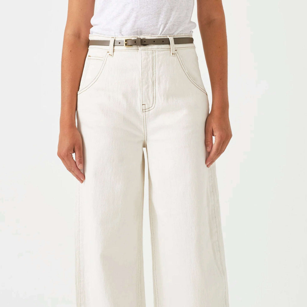 Ecru white jeans with high-rise carpenter barrel leg and frayed hem.
Seventy + Mochi Ecru Bo Jeans - Jo And Co Seventy + Mochi Ecru Bo Jeans - Seventy + Mochi