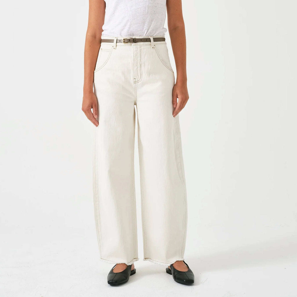 Ecru white jeans with high-rise carpenter barrel leg and frayed hem.
Seventy + Mochi Ecru Bo Jeans - Jo And Co Seventy + Mochi Ecru Bo Jeans - Seventy + Mochi