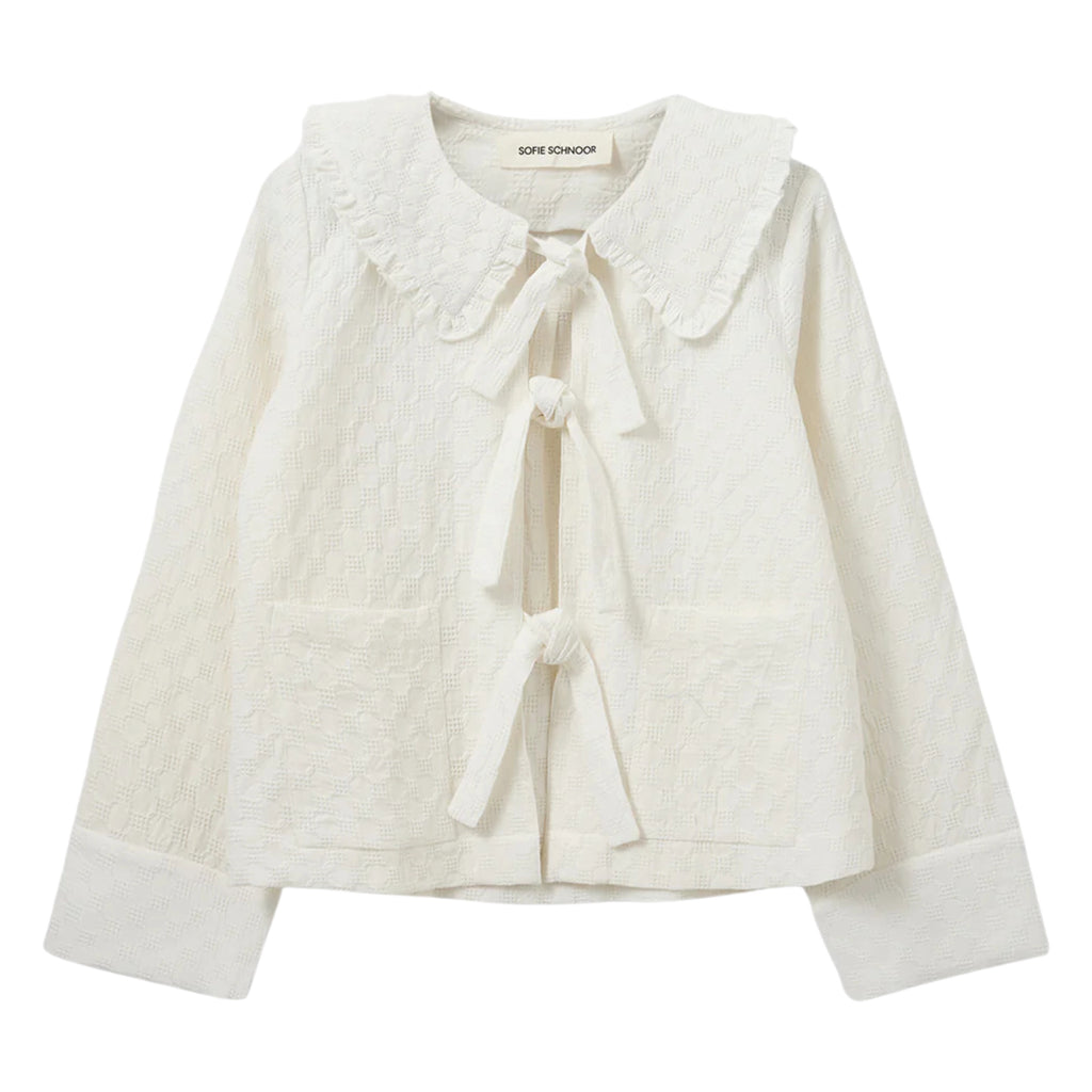 Sofie Schnoor Snow White Hannah Shirt with ruffled Peter Pan collar and tie closure.
Sofie Schnoor Snow White Hannah Shirt - Jo And Co Sofie Schnoor Snow White Hannah Shirt - Sofie Schnoor