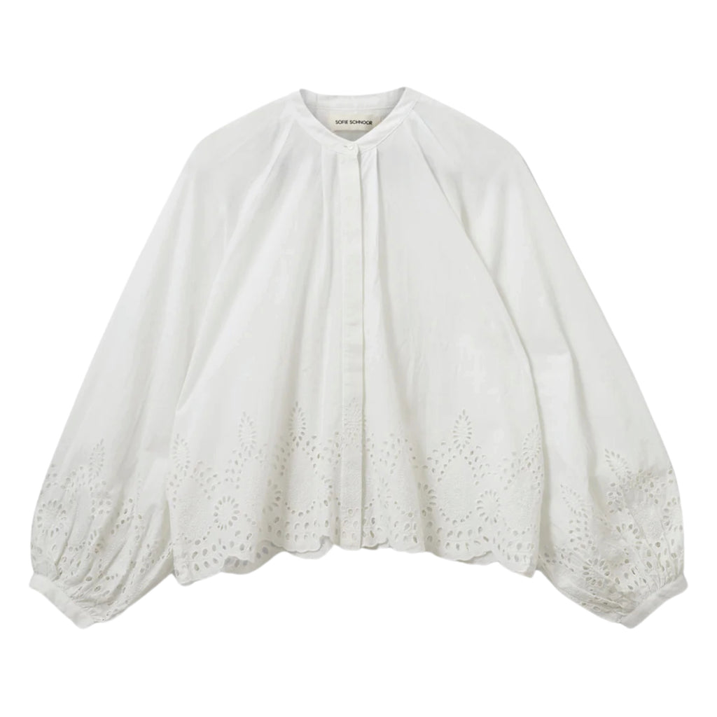 Sofie Schnoor Telas Snow White Blouse with pointelle embroidery and puffed sleeves.
Sofie Schnoor Telas Snow White Blouse - Jo And Co Sofie Schnoor Telas Snow White Blouse - Sofie Schnoor