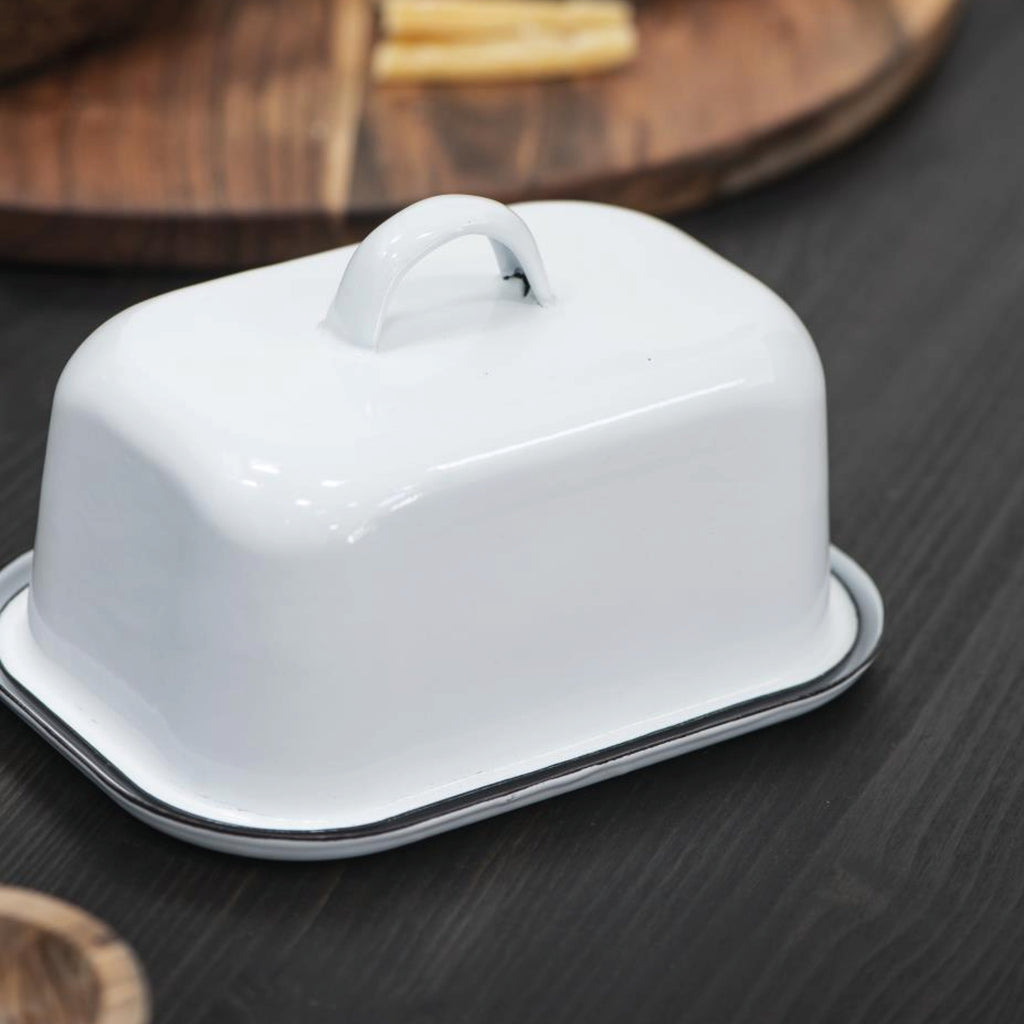 Butter box in white ceramic with lid.
White Butter Box - Jo And Co White Butter Box